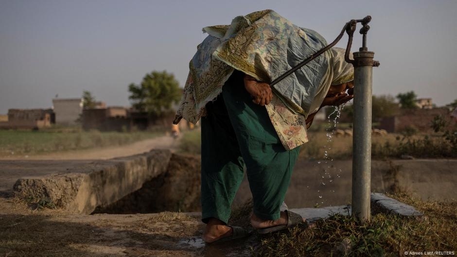 Northern India and Pakistan scorched by relentless heatwave – DW – 06/12/2025