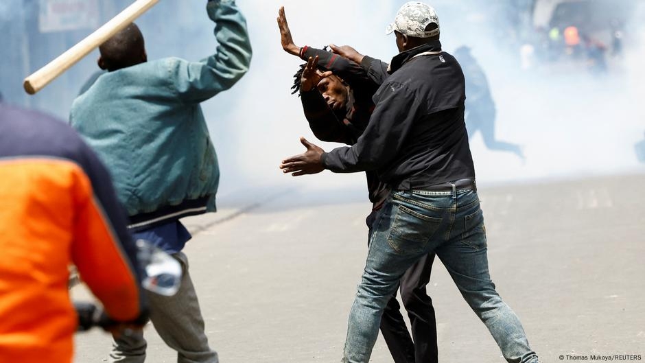 'Goons' attack Kenya protesters demanding justice for Ojwang – DW – 06/17/2025