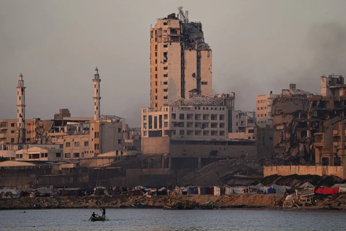 Israeli Fire Kills 41 People in Gaza