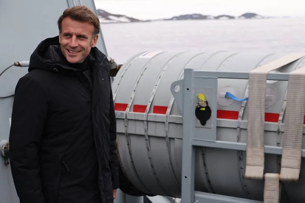 Macron Visits Greenland to Show European Solidarity After Trump Annexation Threats
