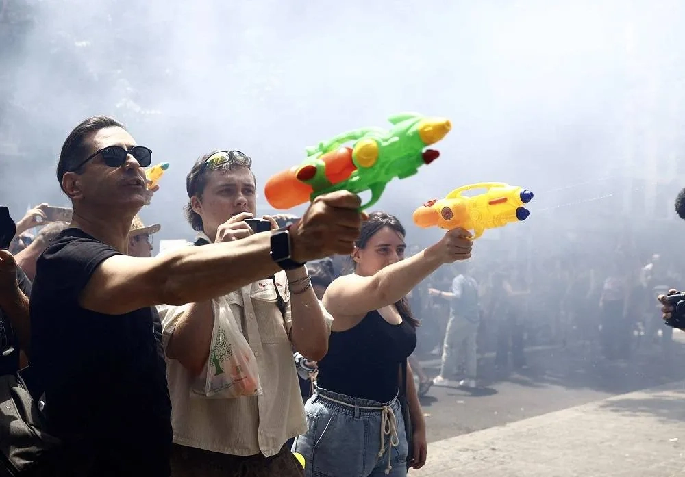 Spaniards Turn Water Pistols on Visitors in Barcelona and Mallorca to Protest Mass Tourism