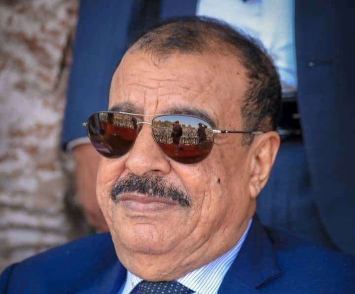 اللواء بن بريك يُعزّي عضو هيئة رئاسة المجلس الانتقالي الشيخ عبدالرب النقيب في وفاة شقيقه