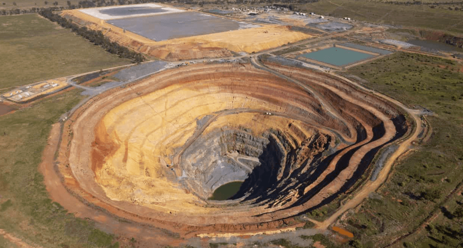 Alkane to merge with Canadian Mandalay in golden bid for ASX300 status