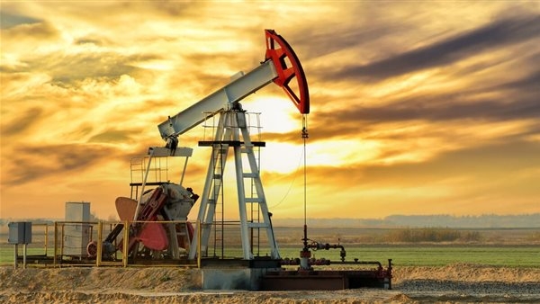 أسعار النفط تقفز في أسبوع مضطرب مع استمرار التصعيد بين إسرائيل وإيران