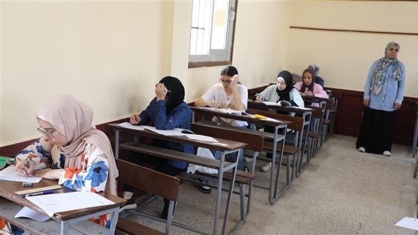 أداء امتحانات الثانوية العامة 2025 في الفيزياء والتاريخ