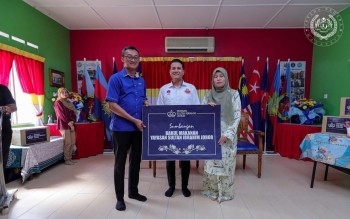 Sultan Ibrahim Johor Foundation Donates 1,000 Food Baskets To Families In Kluang
