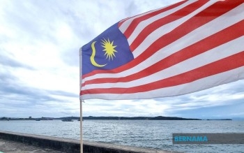 Displaying Jalur Gemilang Without Crescent Must Never Happen Again