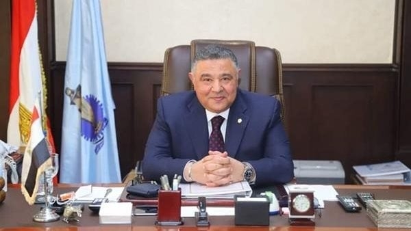 محافظ البحر الأحمر يوافق على إدراج تخصصين جديدين بمدرسة الغردقة التجارية في العام الدراسى الجديد