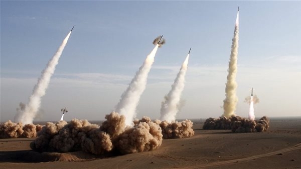 خبير سياسي: طهران تمتلك صواريخ يصل مداها لـ 2000 كم