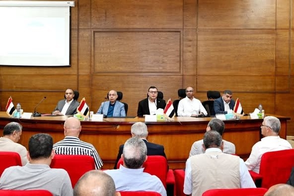وزير الإسكان ومحافظ المنيا يتابعان سير العمل بمنظومتي مياه الشرب والصرف الصحي