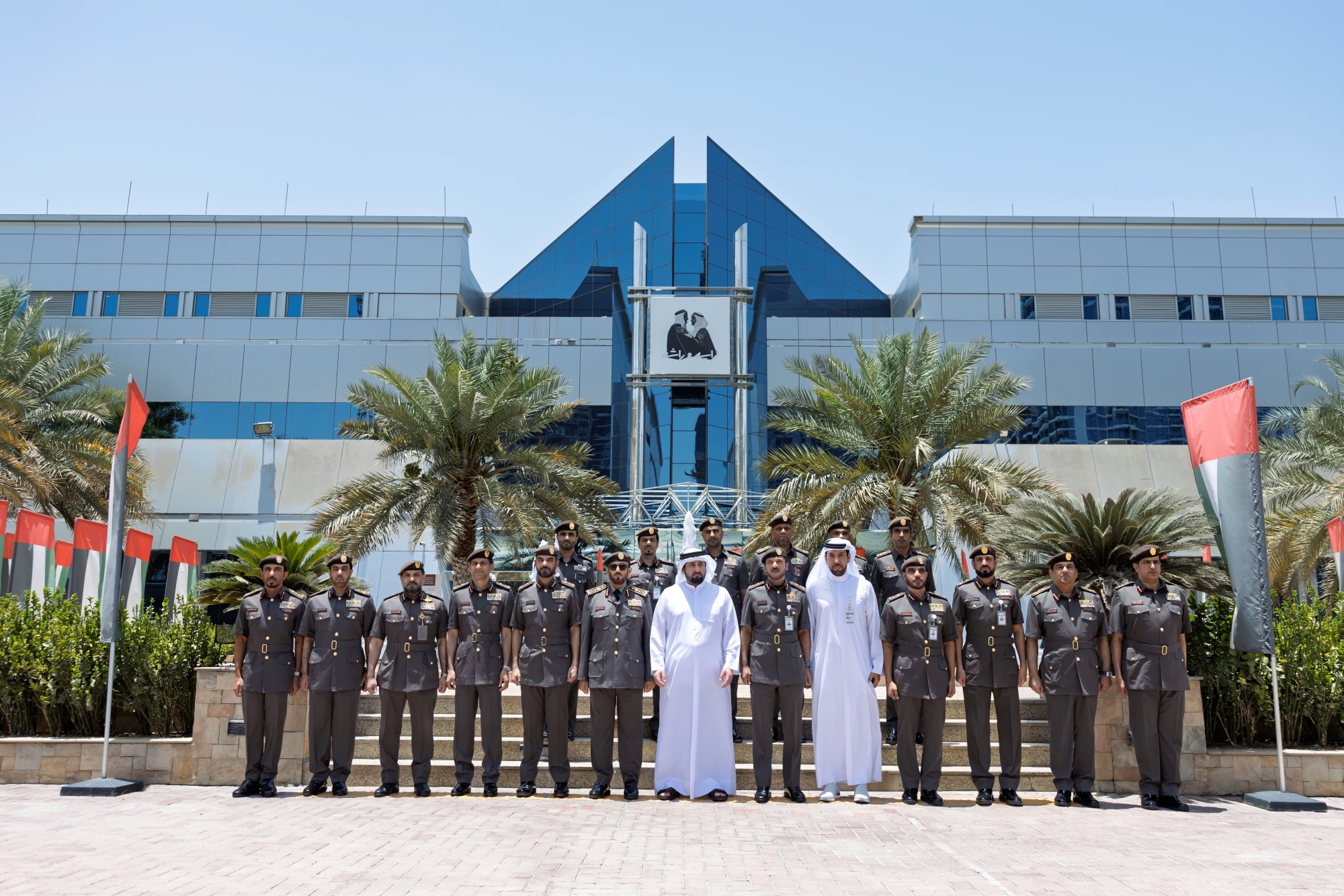 Ahmed bin Mohammed visits headquarters of General Directorate of Identity and Foreigners Affairs