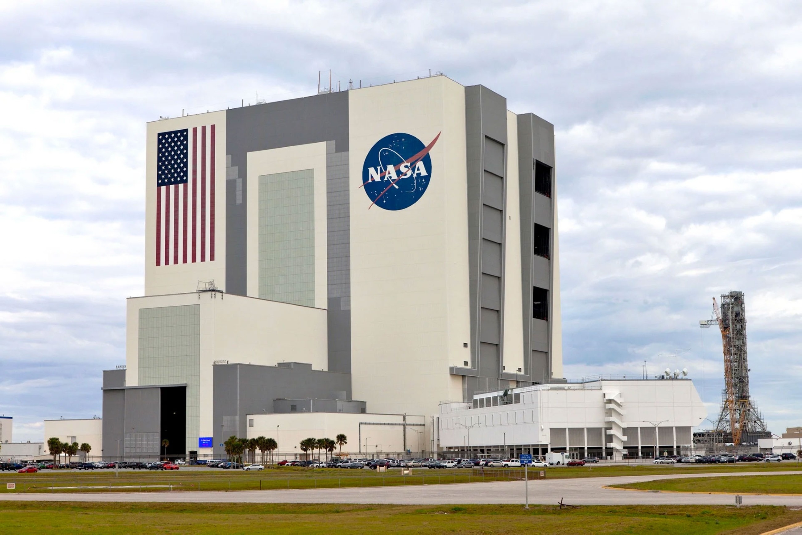 To dumbly go where no space budget has gone before