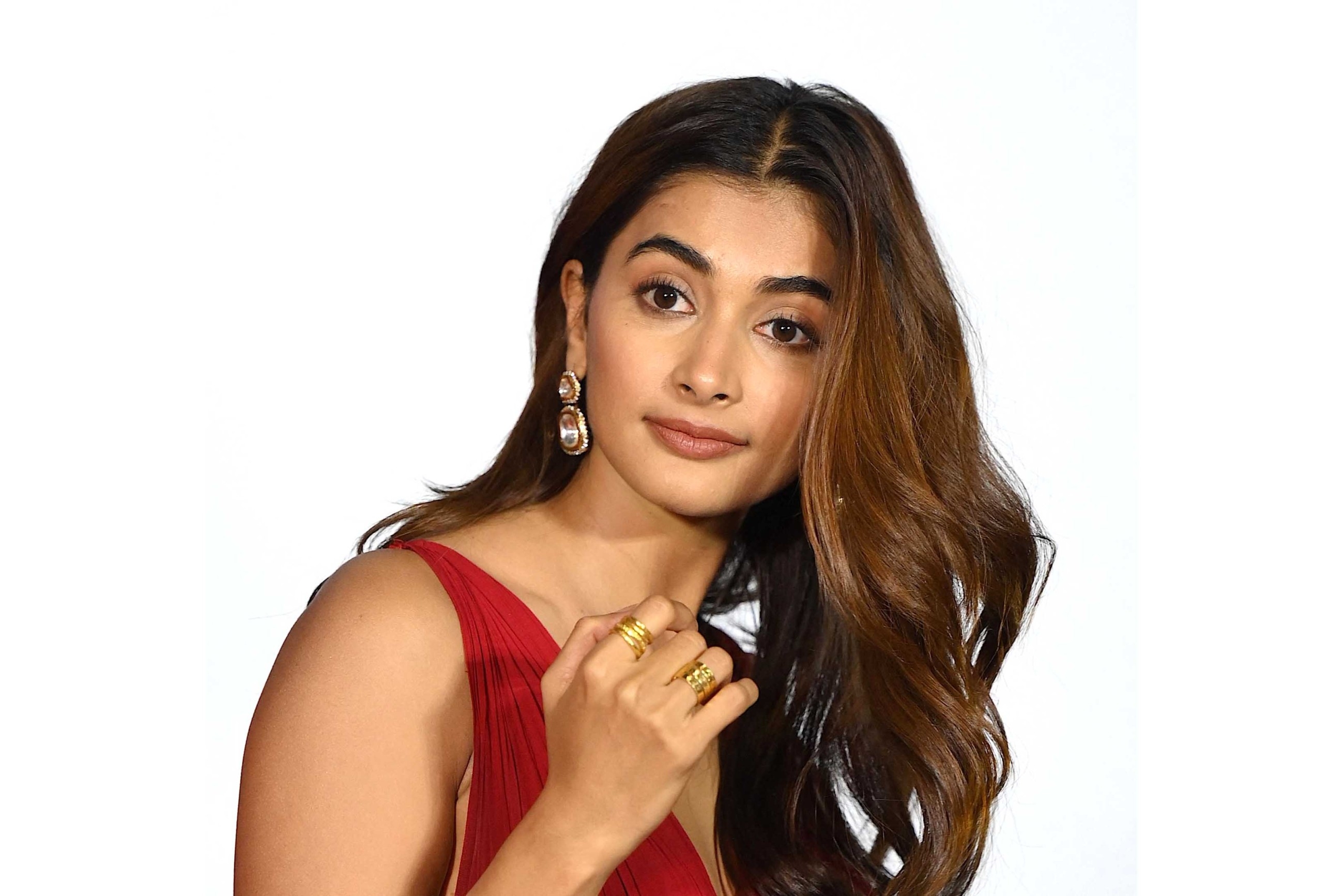 Bollywood star Pooja Hegde serves traditional elegance as ‘Kanjivaram Girl'
