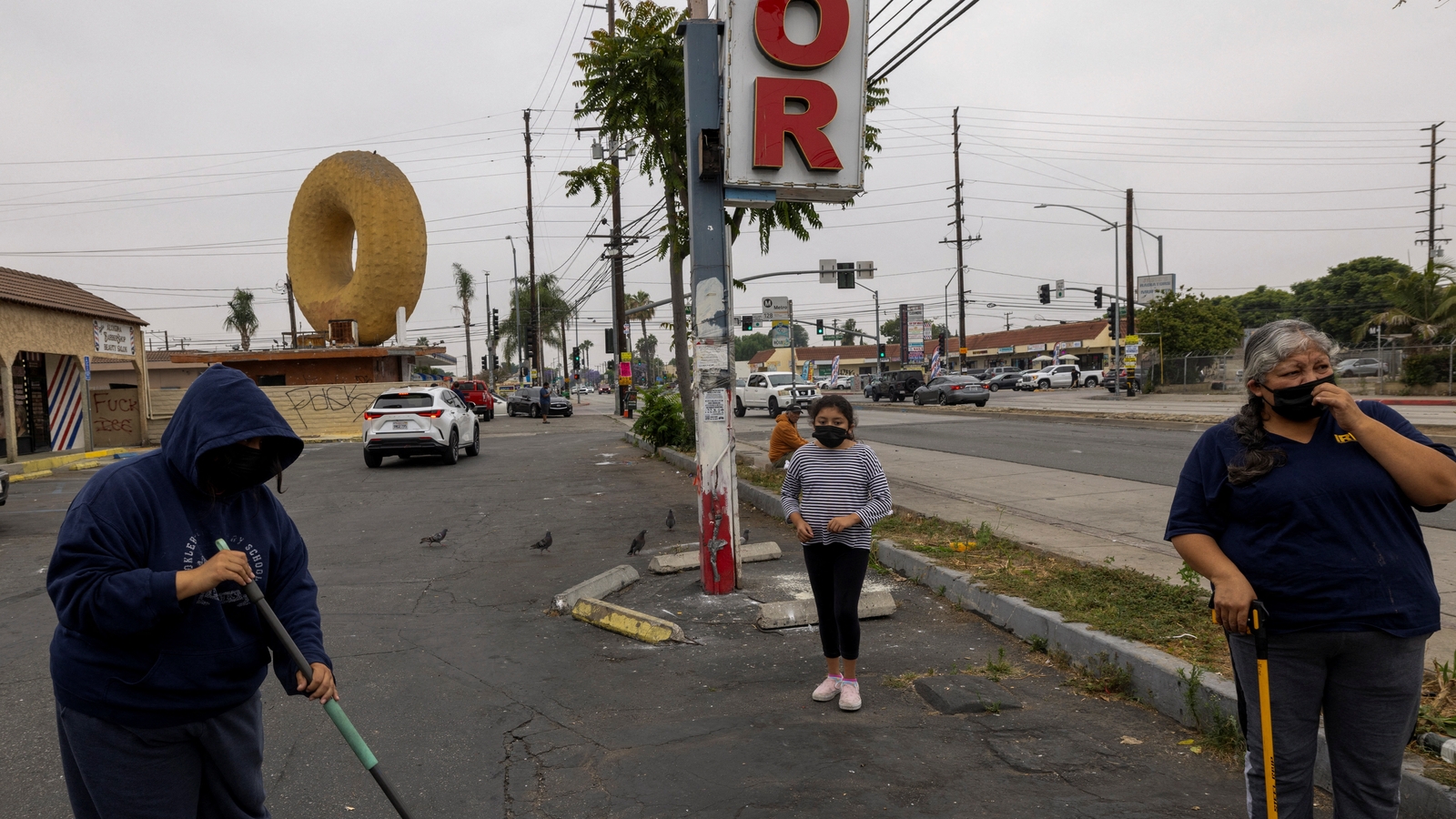 Dale's Donuts in LA permanently closed due to riot-linked car fire? Here's the truth