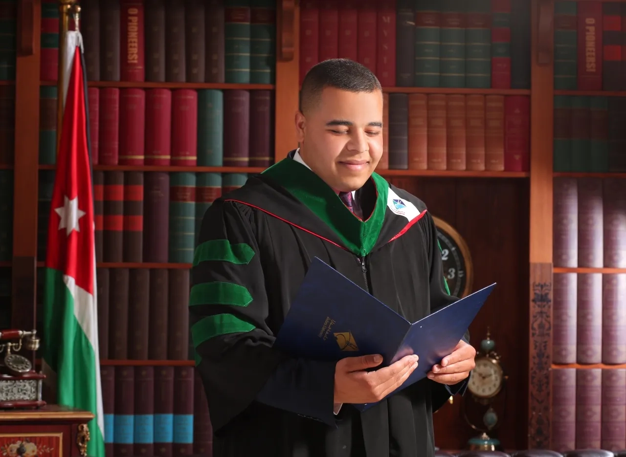 تهنئة لـ عبد الرحمن محمد تلاوي بتخرجه من جامعة جدارا