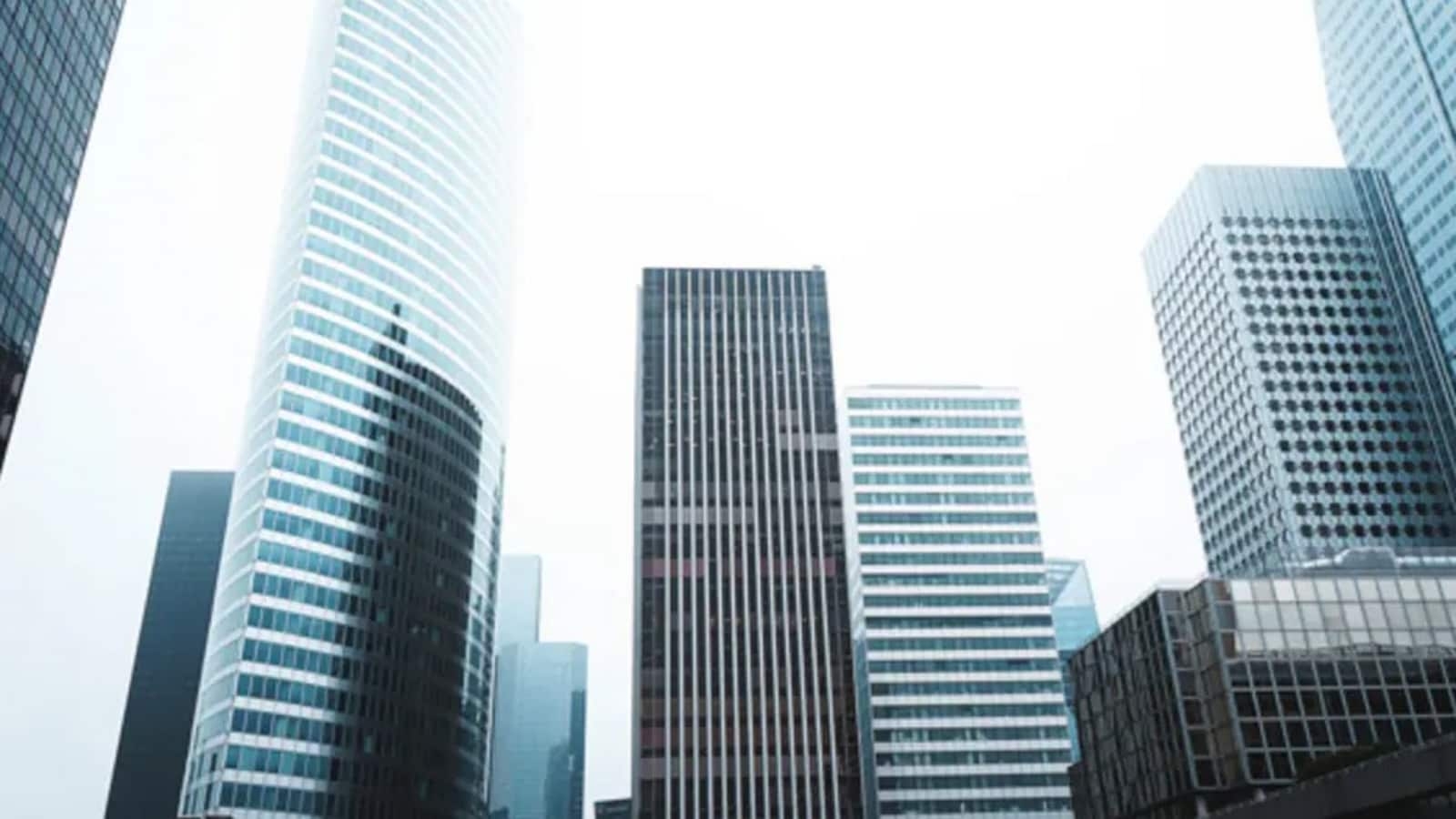 Big Pay Packages Spark Growing Dissent Among UK Shareholders