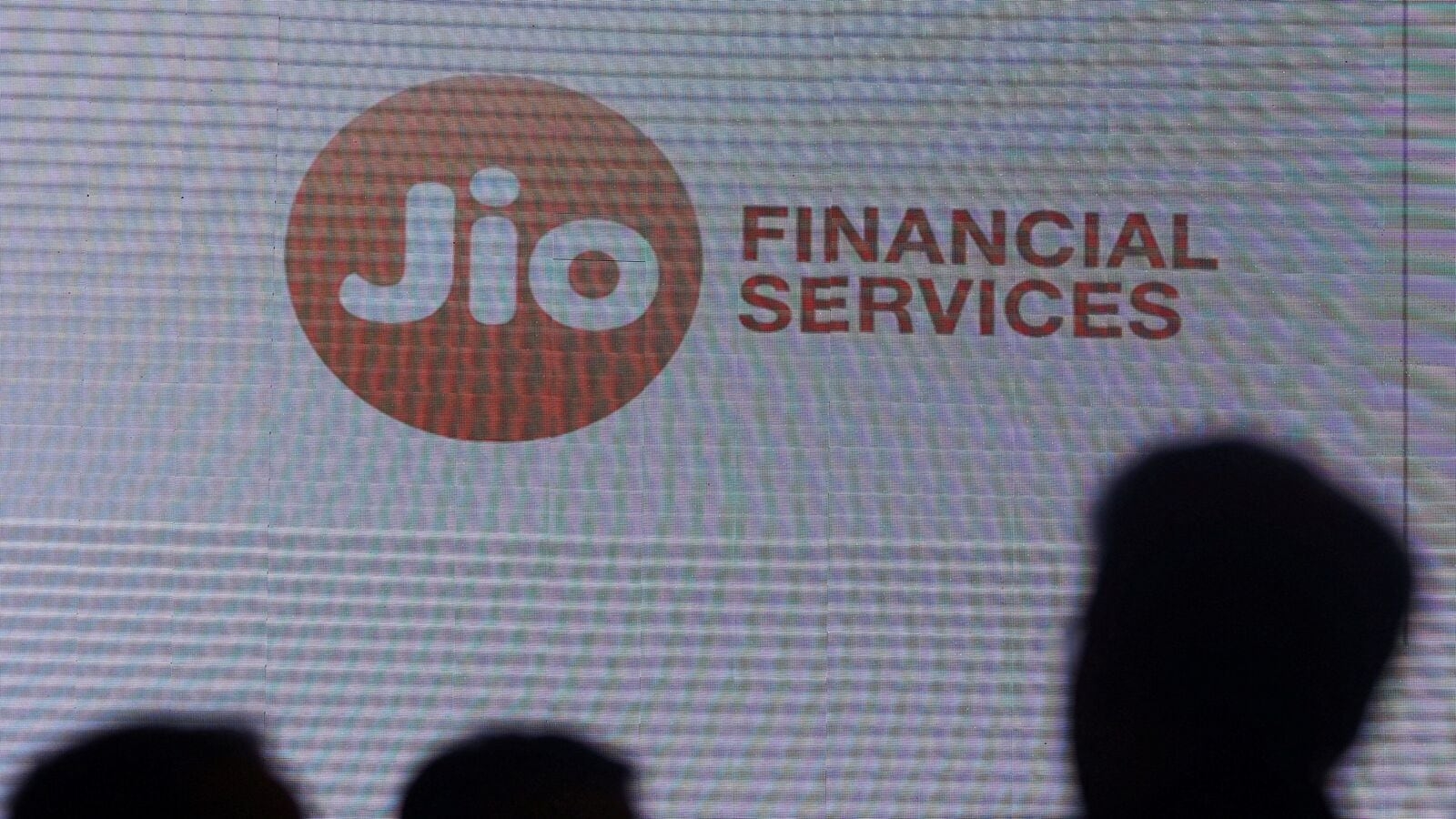Jio Financial Services share price slides for 3rd day amid weakness in Indian market. Can Reliance group stock rebound?