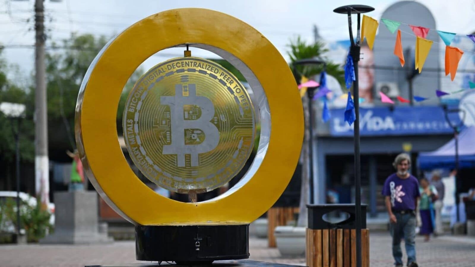 Bitcoin price slips. Watch the dollar for clues on where cryptos go next.