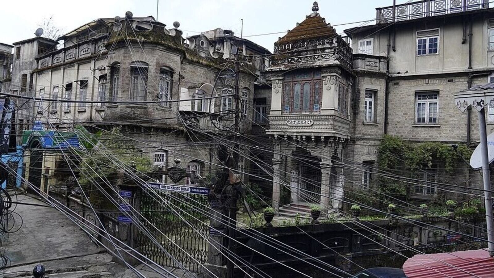 Views of heritage architecture all tangled up in Darjeeling