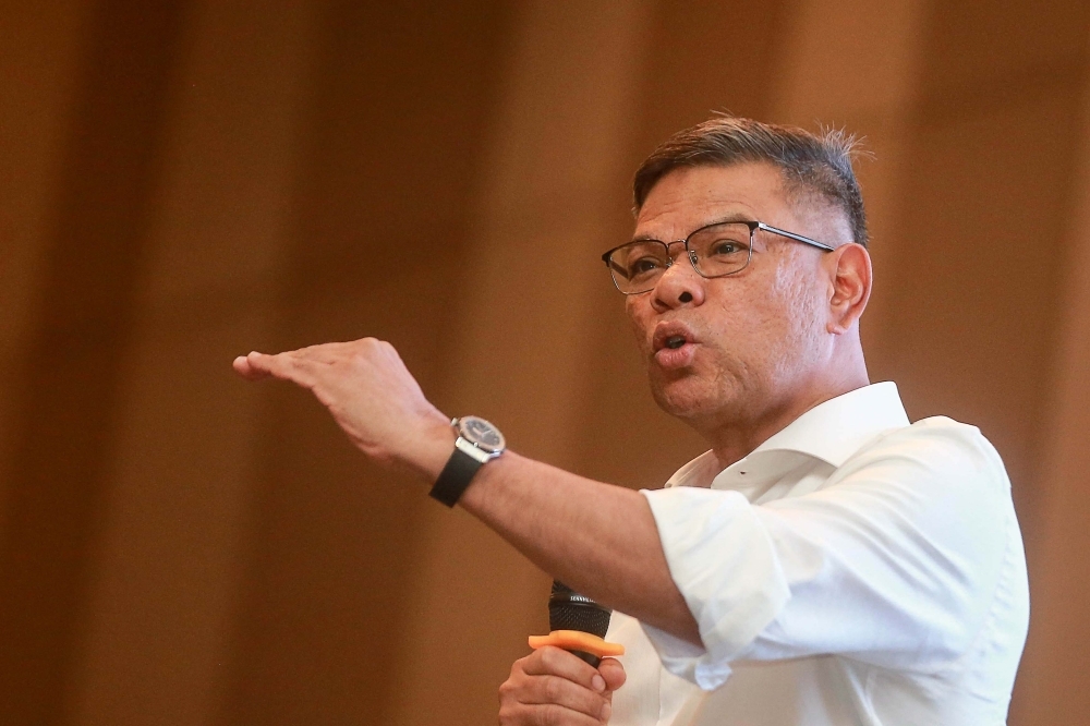 Home minister's WhatsApp hacked via foreign VPN, police launch probe