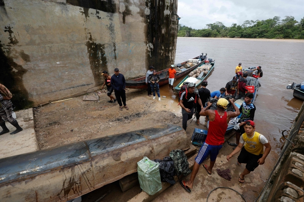 El Dorado's residents trade gold for groceries as mining remains lifeline