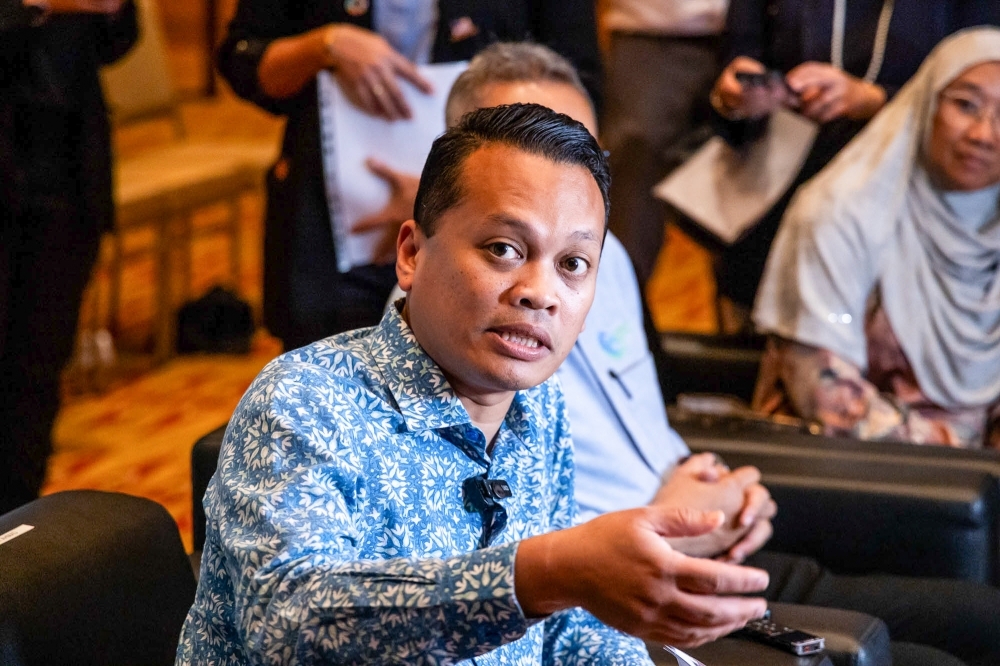 Nik Nazmi stands firm in stepping down as minister on July 4 despite Anwar's plea