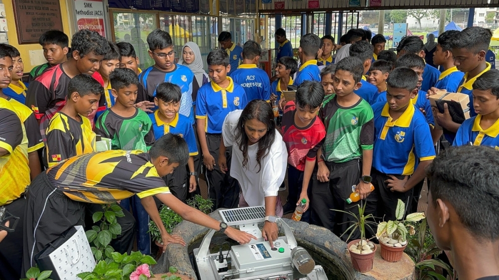Smarter ponds, greener future: The UM robot changing Malaysian fish farming — Nuradila Zahirah Mohd Azmi