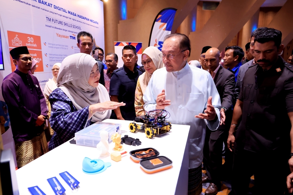 Serdang Hospital gives PM Anwar clean bill of health after annual check-up
