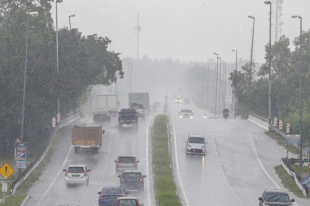 MetMalaysia issues thunderstorm and strong wind warning for seven states and Labuan until 5pm today