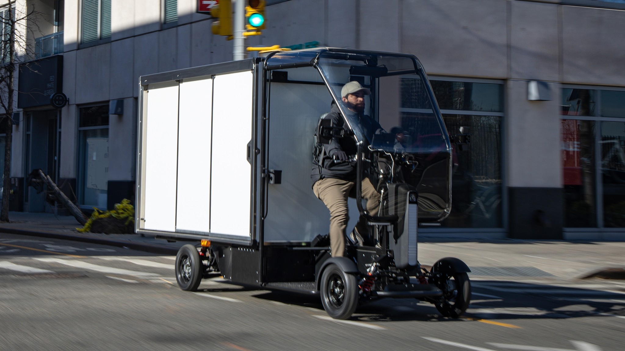 Honda's New Electric Delivery Quadricycle Has Swappable Batteries, Fits in Bike Lanes