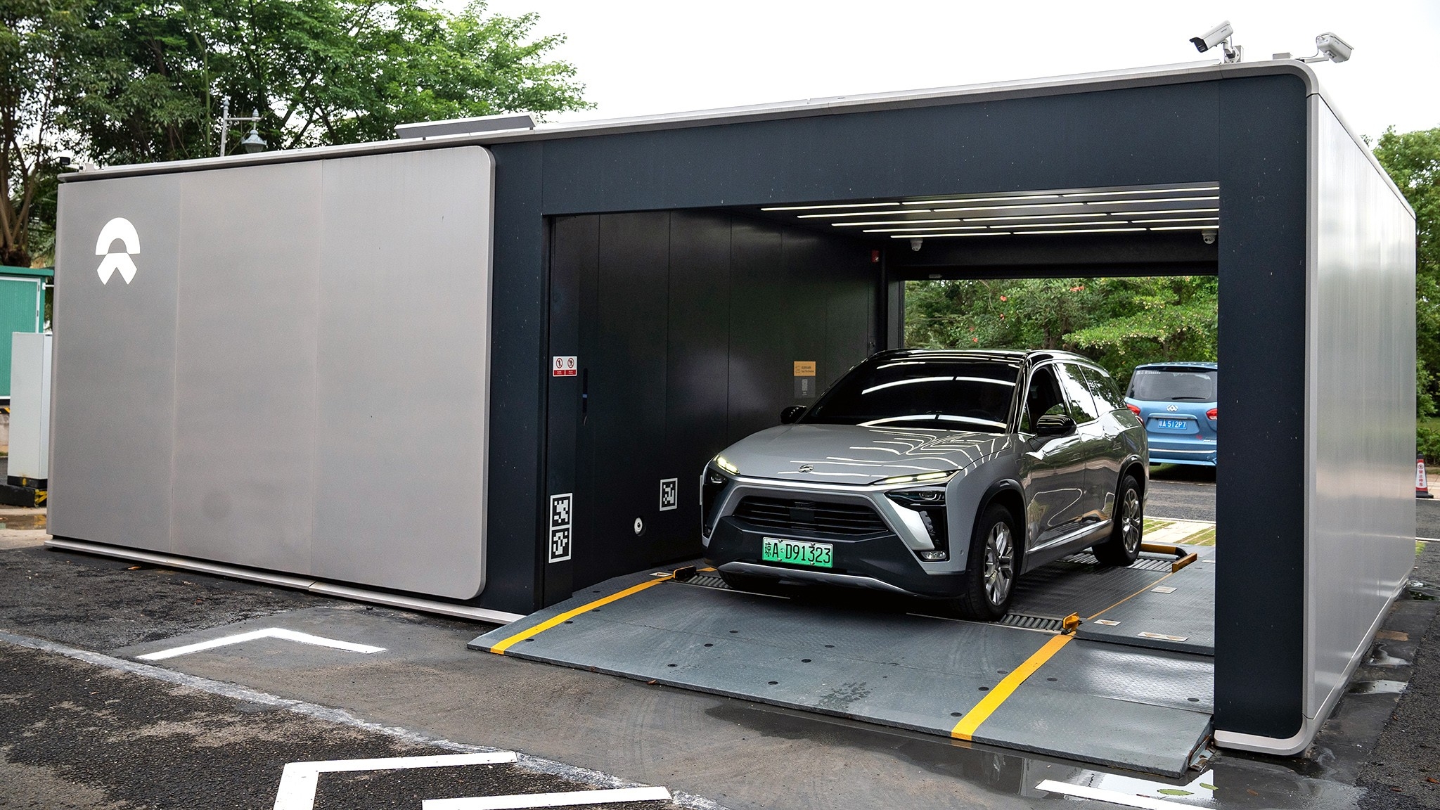 Is It Time for EV Charging Stations to Simply Offer Quick-Time Battery Swaps?