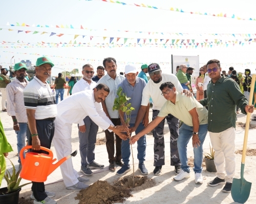 Tree-planting event at City Beach successful