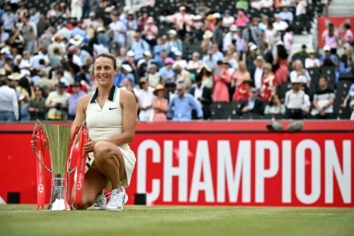 Qualifier Maria completes fairytale run to Queen's title