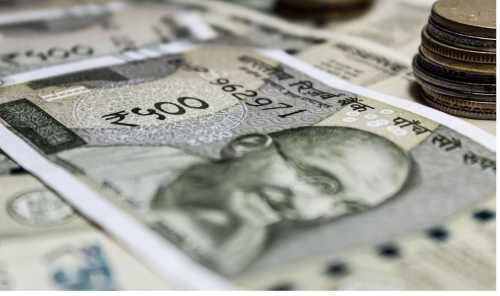 Rupee Dip Triggers Remittance Surge Among Indian Expats in Bahrain and Gulf