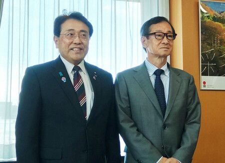 Minister Akazawa Praises Nippon Steel's Acquisition of U.S. Steel
