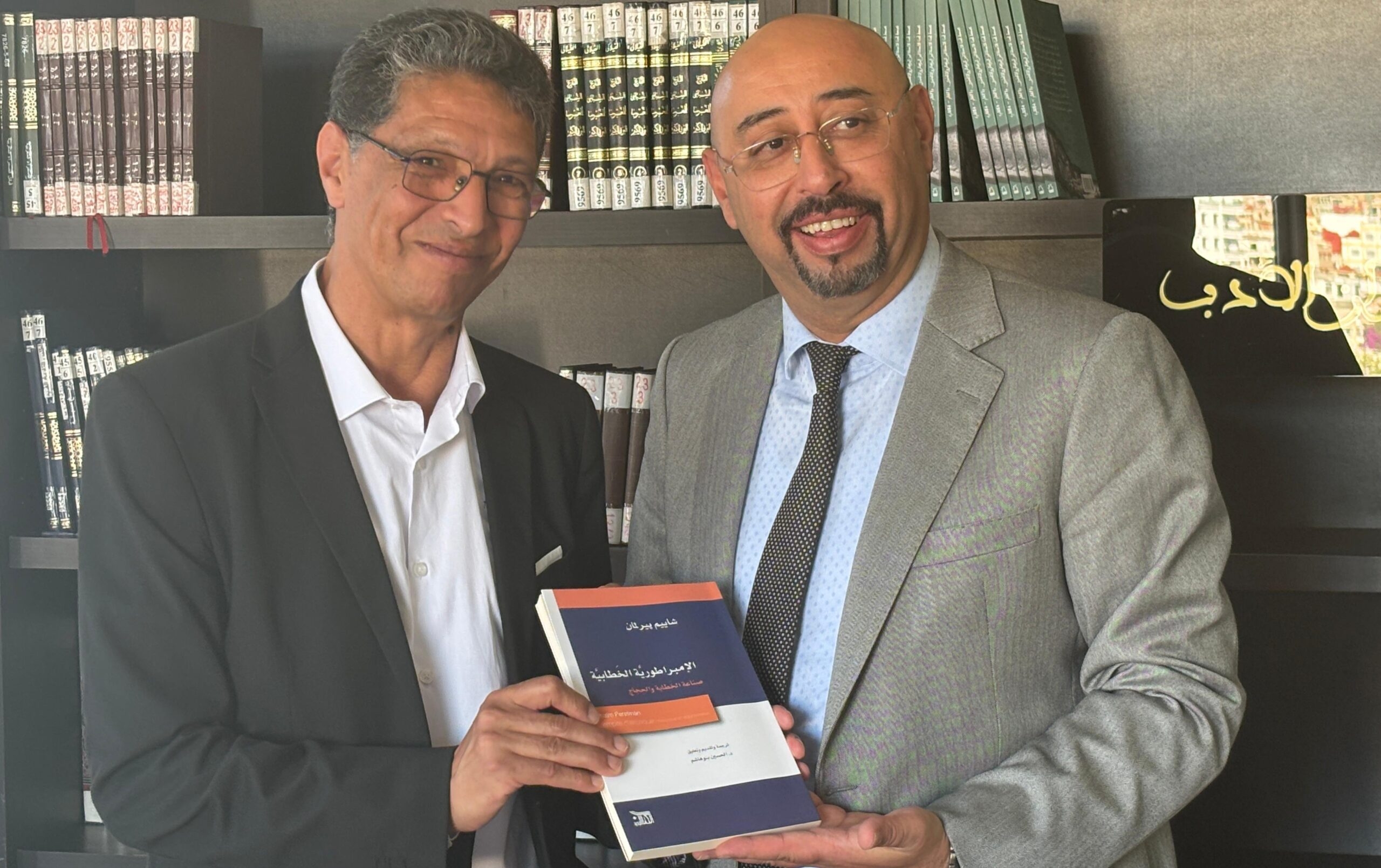 منير ليموري يكرم الدكتور الحسين بنوهاشم في لقاء أدبي احتفاء بترجمته الفائزة بجائزة الشيخ حمد