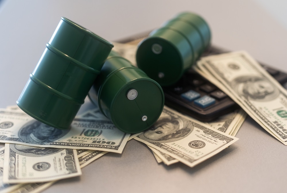 العقوبات الأمريكية الجديدة ضد إيران تحيي الآمال الدبلوماسية وتقود النفط إلى التراجع