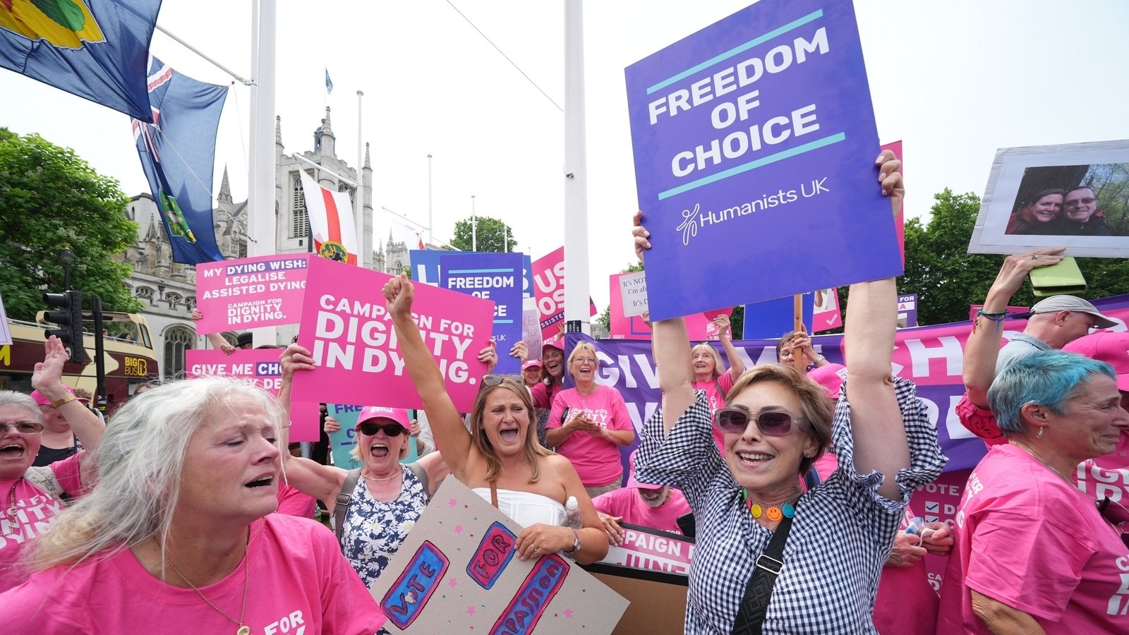 Assisted dying closer to becoming law in England, Wales after vote