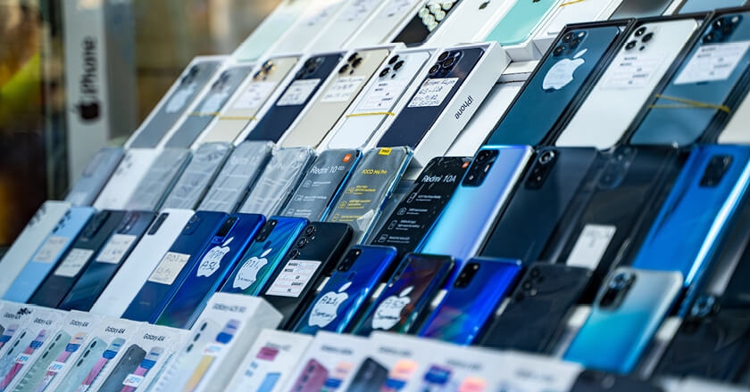 Global second-hand smartphone market sees annual drop