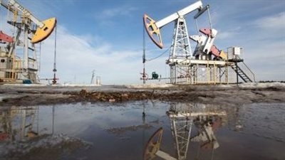 أسعار النفط ترتفع 3.6% خلال الأسبوع رغم تراجع 2.3% في جلسة الجمعة بسبب التوترات الإيرانية الإسرائيلية