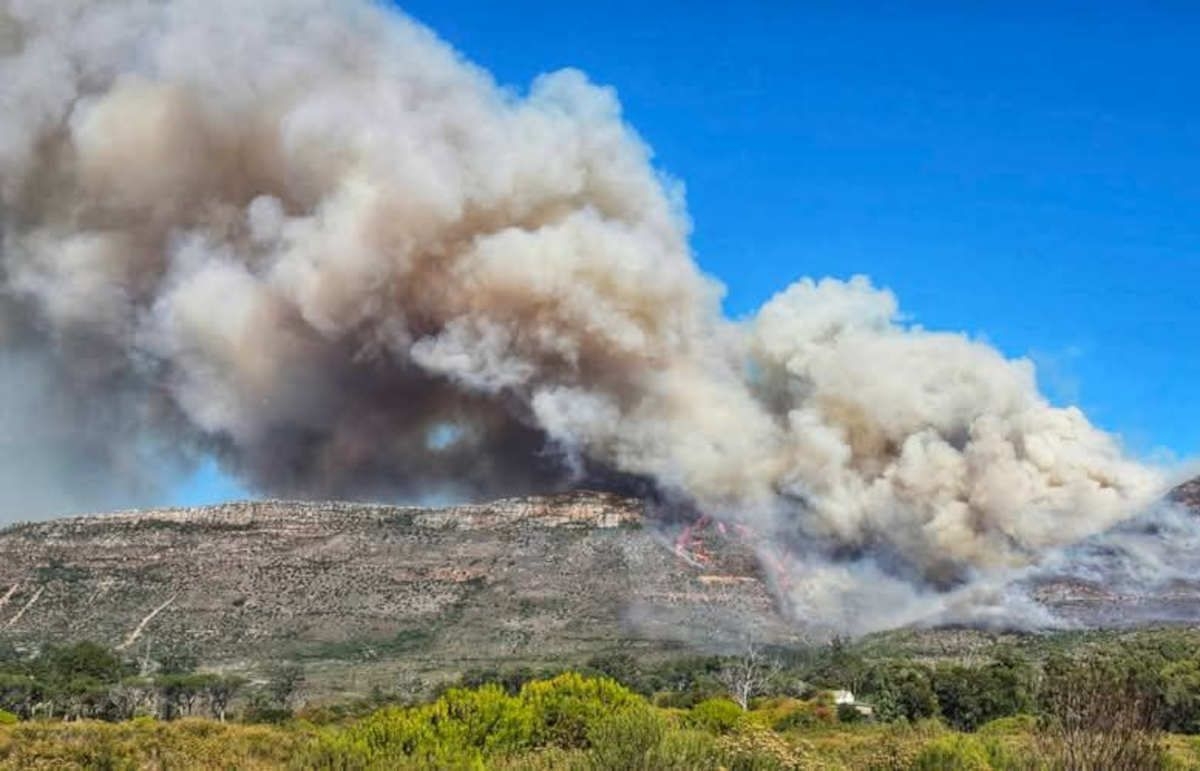 Cape Town wildfire: Over 2 600 hectares burnt
