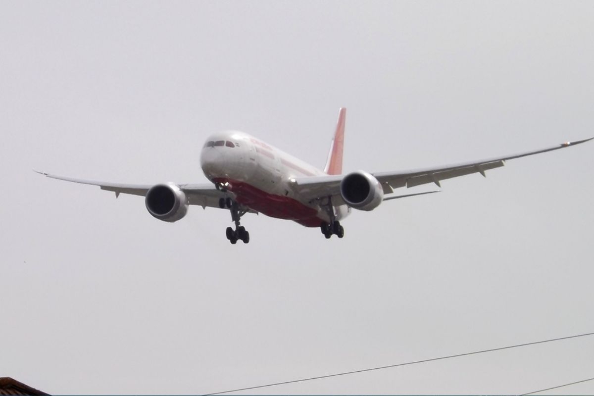 Air India plane crashes with 242 passengers on board