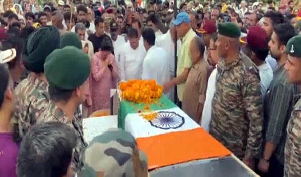 Last rites of martyr Subedar Major Pawan Kumar performed with full military honours in Shahpur