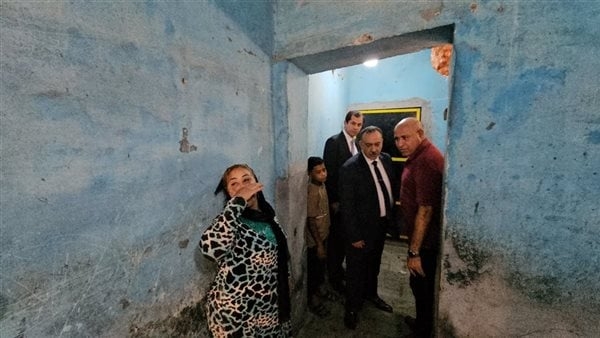 محافظ أسيوط يتابع أعمال إعادة تأهيل 130 منزلا بمنطقة المصلة (صور)