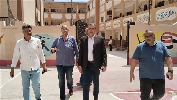 وكيل "تعليم دمياط" يتفقد لجنتي النظام والمراقبة والإدارة لقطاع التعليم الصناعي