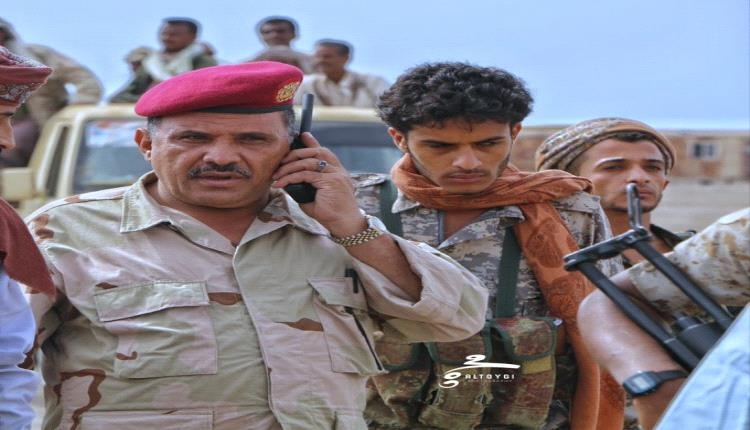 مسؤول أمريكي ينتقد جمود قوات الشرعي: الحوثيون يتلقون الضربات ولا أحد يتحرك على الأرض